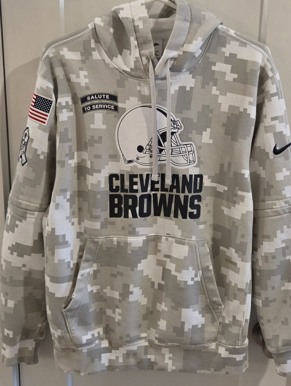 Nike NFL Salute to Service Cleveland Browns Camo Performance Hoodie - Size Small